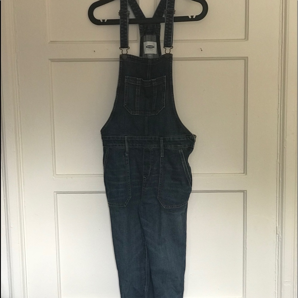 Old Navy Size 4  Skinny Overalls